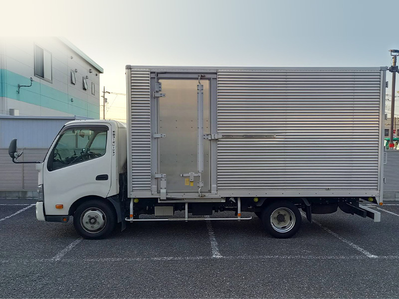 大型・中型・小型トラック